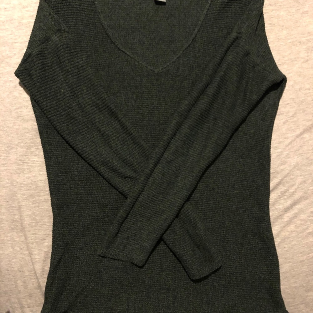 V neck sweater